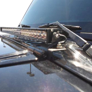 DV8 - 30" Light Bar 140W Spot 5W CREE LEDSLIMBlack (BS30E150W5W)